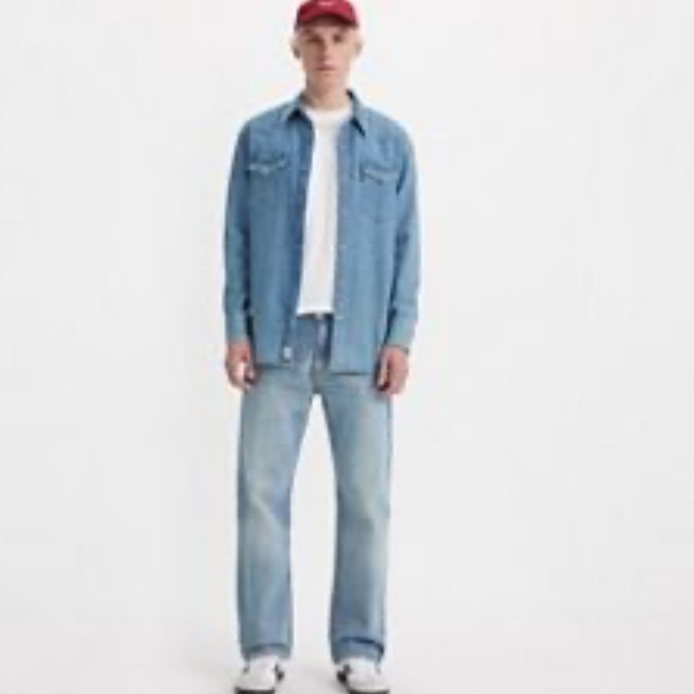 569 Men  Medium Wash Loose Fit Straight Leg Jeans Size 31”X 30” Zip Button Close